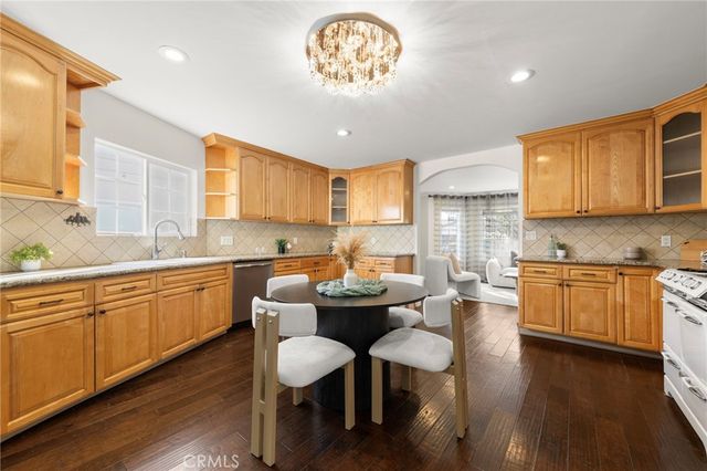 13951 Addison, Sherman Oaks, CA 91423