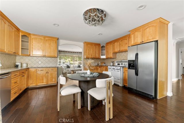 13951 Addison, Sherman Oaks, CA 91423