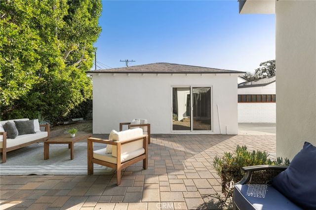 13951 Addison, Sherman Oaks, CA 91423