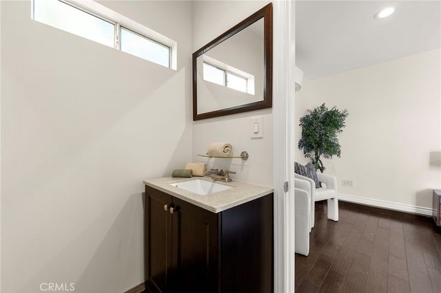 13951 Addison, Sherman Oaks, CA 91423