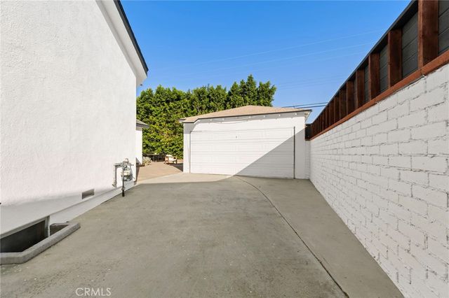 13951 Addison, Sherman Oaks, CA 91423