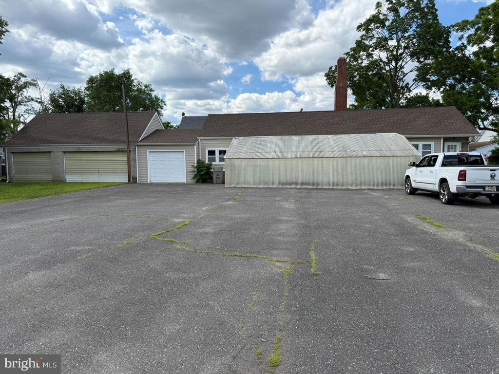 1530 S DELAWARE ST, PAULSBORO, NJ 08066 — exterior