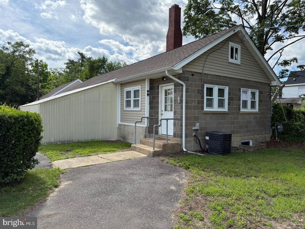 1530 S DELAWARE ST, PAULSBORO, NJ 08066 — photo 2