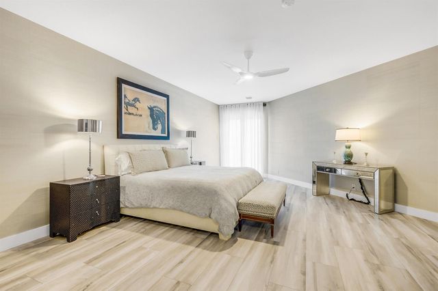 2427 Players Court, Wellington, FL 33414