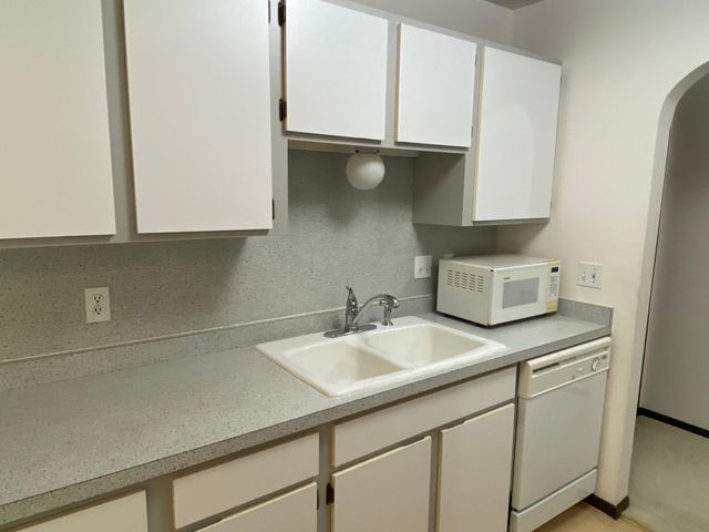 7350 York Avenue S 209, Edina, MN 55435