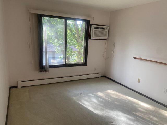 7350 York Avenue S 209, Edina, MN 55435