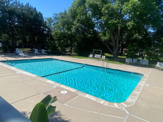 7350 York Avenue S 209, Edina, MN 55435