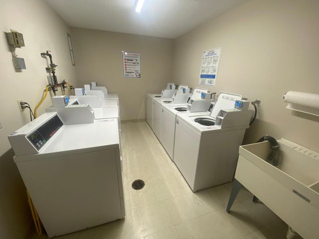 7350 York Avenue S 209, Edina, MN 55435