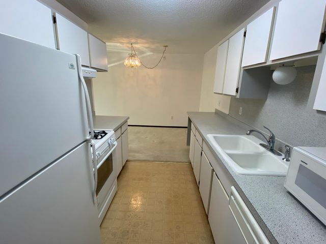 7350 York Avenue S 209, Edina, MN 55435