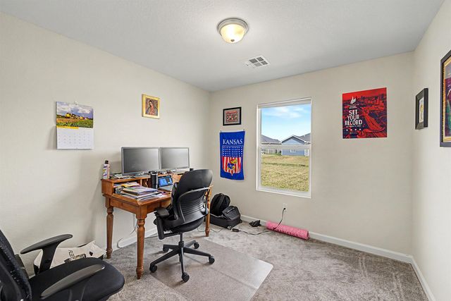 1139 Nautical Dr, Salina, KS 67401