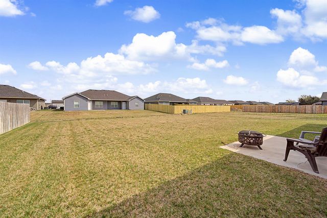 1139 Nautical Dr, Salina, KS 67401