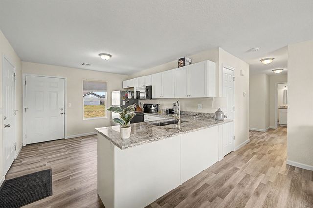 1139 Nautical Dr, Salina, KS 67401