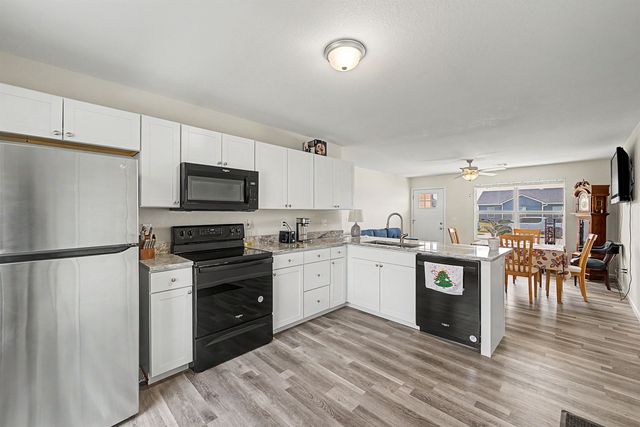 1139 Nautical Dr, Salina, KS 67401