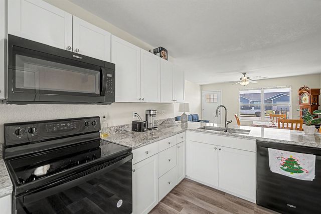 1139 Nautical Dr, Salina, KS 67401