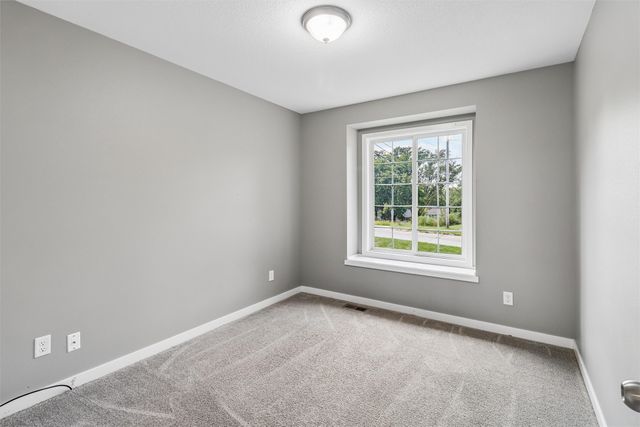 7111 SW 16th Street, Des Moines, IA 50315