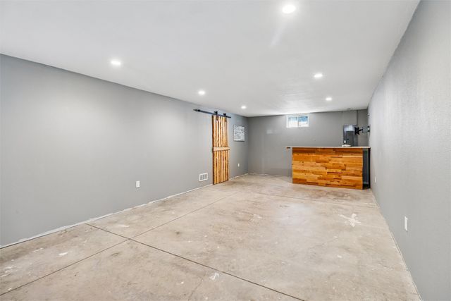 7111 SW 16th Street, Des Moines, IA 50315