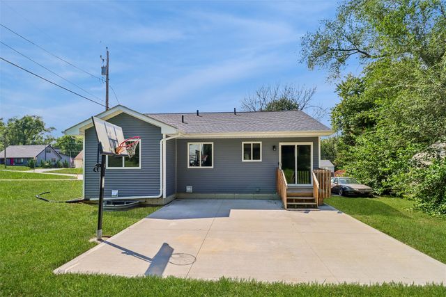 7111 SW 16th Street, Des Moines, IA 50315