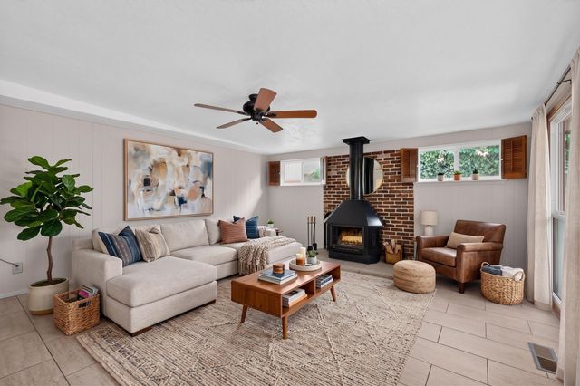 1009 Chama Street NE, Albuquerque, NM 87110