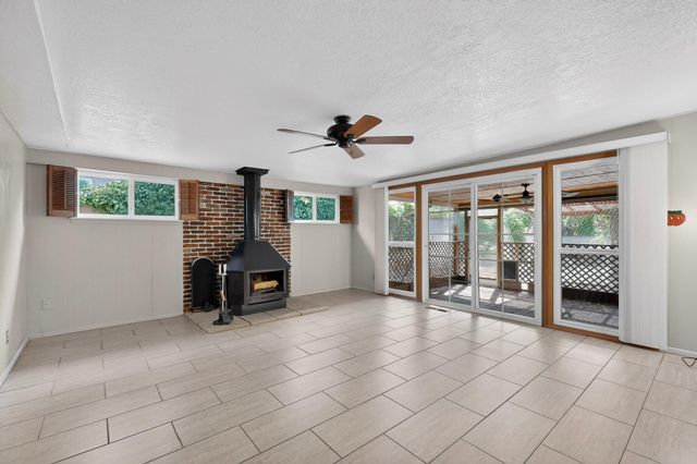 1009 Chama Street NE, Albuquerque, NM 87110