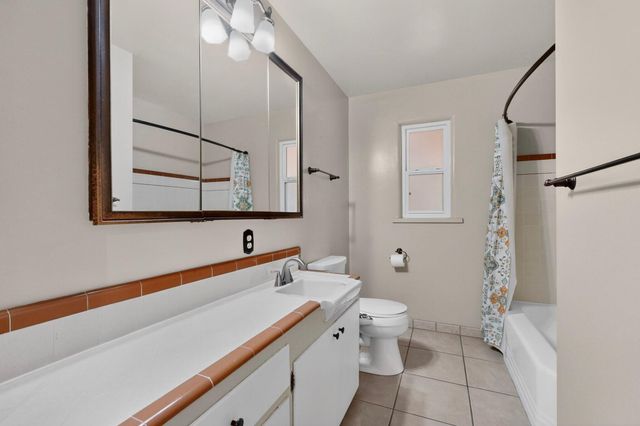 1009 Chama Street NE, Albuquerque, NM 87110