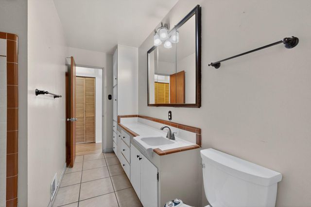 1009 Chama Street NE, Albuquerque, NM 87110