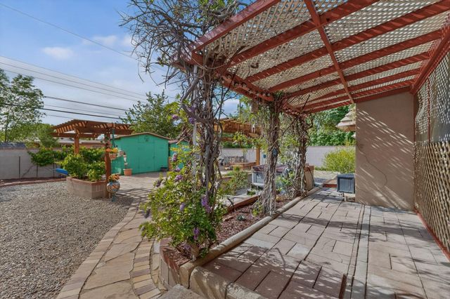 1009 Chama Street NE, Albuquerque, NM 87110