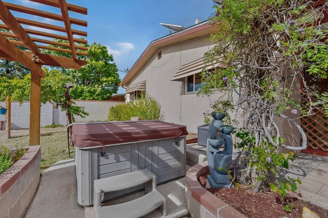 1009 Chama Street NE, Albuquerque, NM 87110