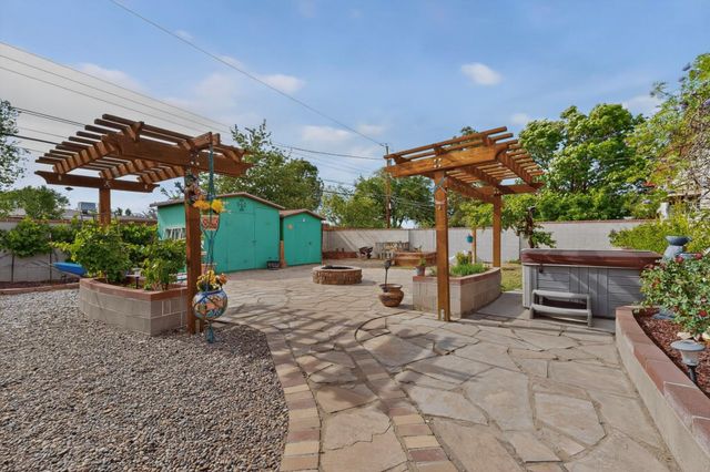 1009 Chama Street NE, Albuquerque, NM 87110