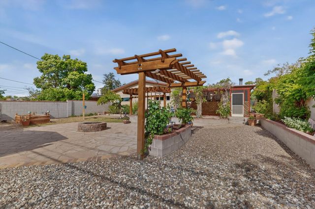 1009 Chama Street NE, Albuquerque, NM 87110