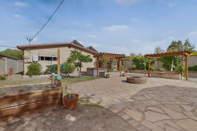1009 Chama Street NE, Albuquerque, NM 87110