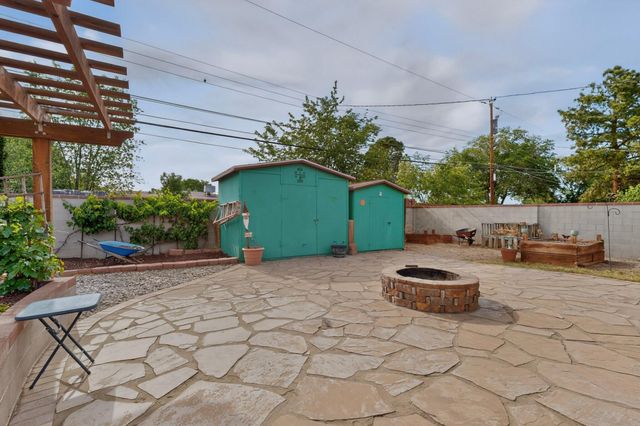 1009 Chama Street NE, Albuquerque, NM 87110