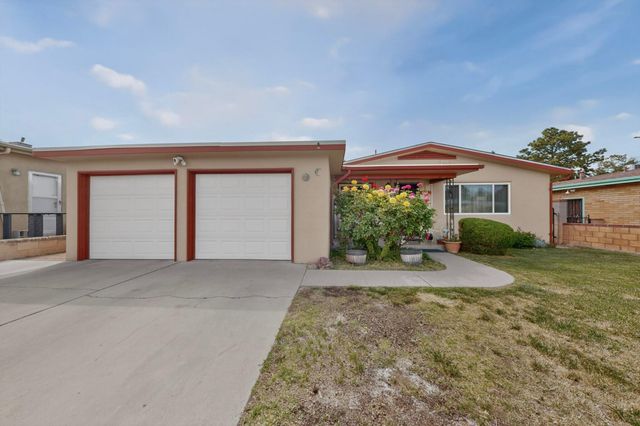1009 Chama Street NE, Albuquerque, NM 87110