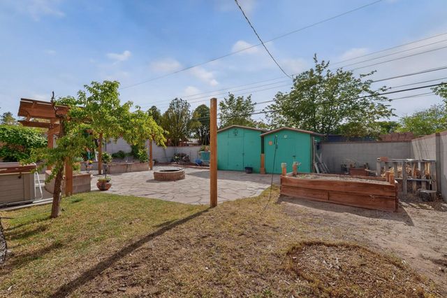 1009 Chama Street NE, Albuquerque, NM 87110