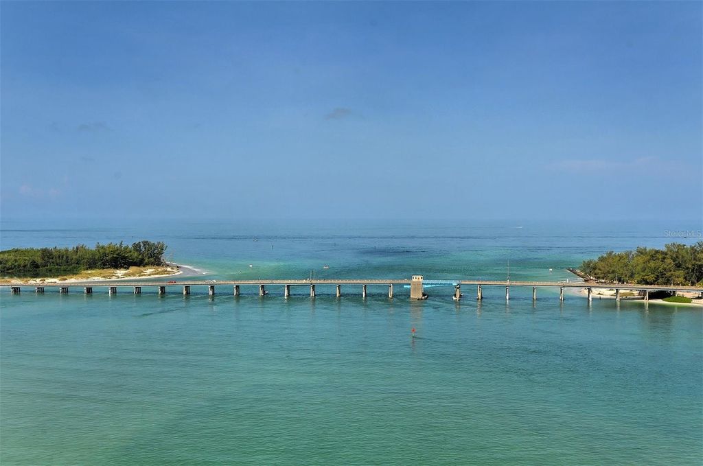 Image 4 of property listing at 7809 20TH PLACE W, Bradenton, FL 34209