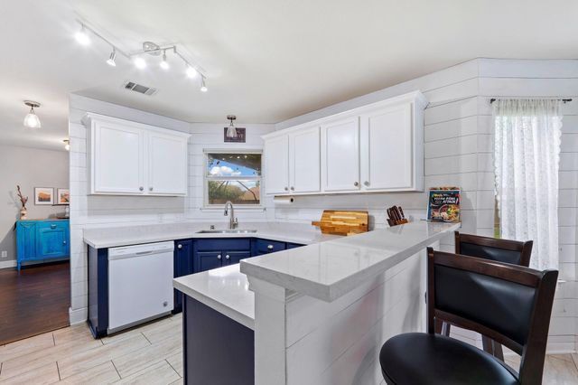 703 Sparkling Brook LN, Leander, TX 78641