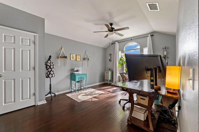 703 Sparkling Brook LN, Leander, TX 78641