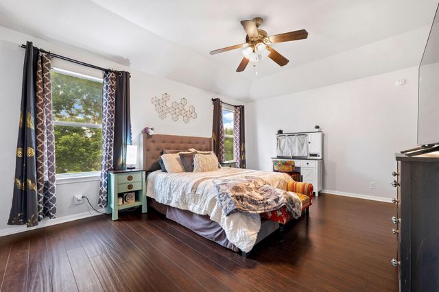 703 Sparkling Brook LN, Leander, TX 78641