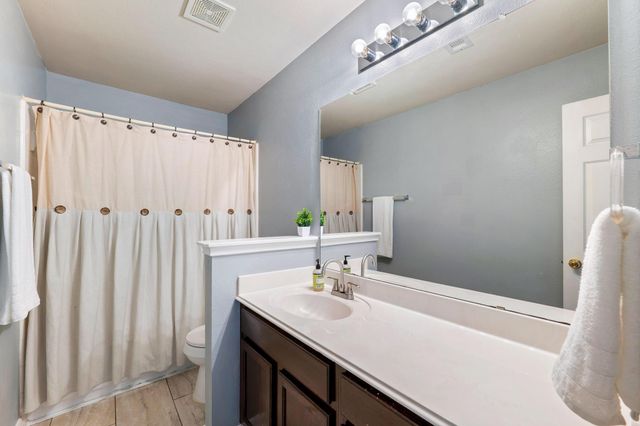 703 Sparkling Brook LN, Leander, TX 78641