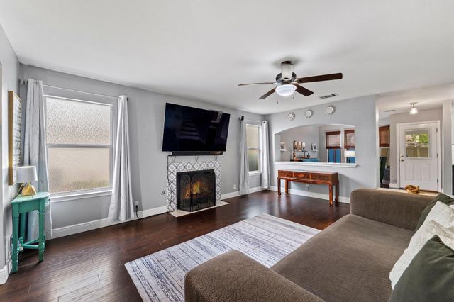 703 Sparkling Brook LN, Leander, TX 78641