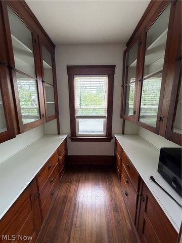 1567 Wagar Avenue, Lakewood, OH 44107