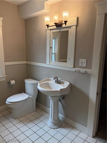 1567 Wagar Avenue, Lakewood, OH 44107