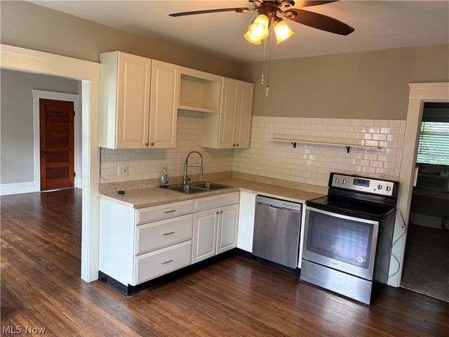 1567 Wagar Avenue, Lakewood, OH 44107