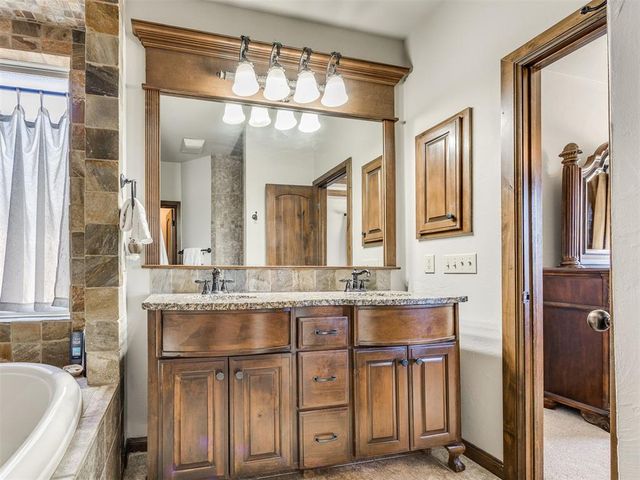 1401 Narrows Bridge Circle, Edmond, OK 73034