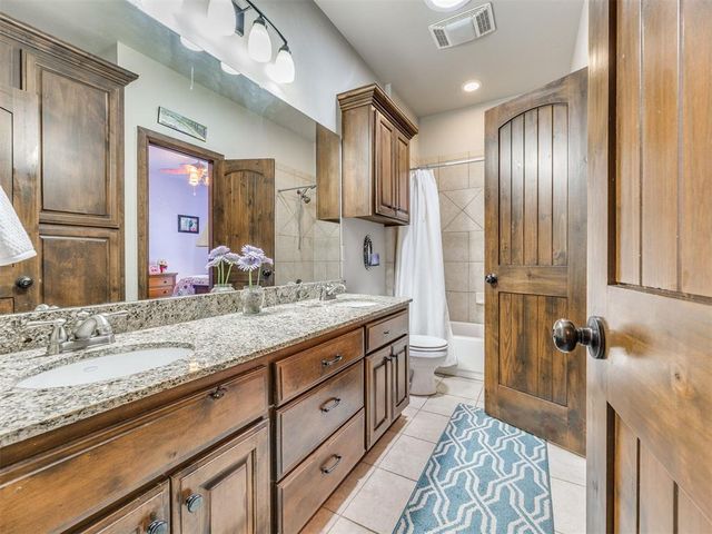 1401 Narrows Bridge Circle, Edmond, OK 73034