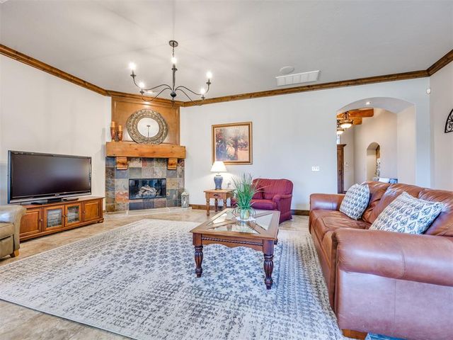 1401 Narrows Bridge Circle, Edmond, OK 73034