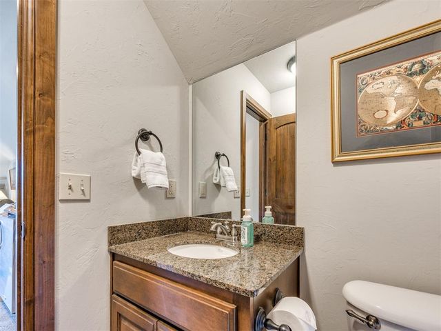 1401 Narrows Bridge Circle, Edmond, OK 73034