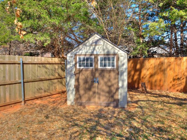 1401 Narrows Bridge Circle, Edmond, OK 73034