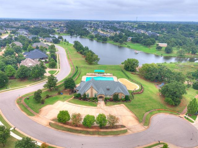 1401 Narrows Bridge Circle, Edmond, OK 73034