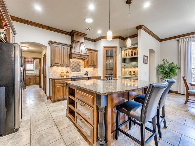 1401 Narrows Bridge Circle, Edmond, OK 73034