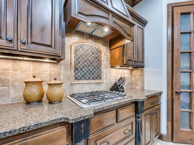 1401 Narrows Bridge Circle, Edmond, OK 73034